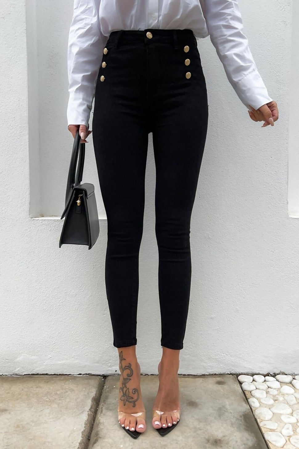 Jeans-buttoned Detail